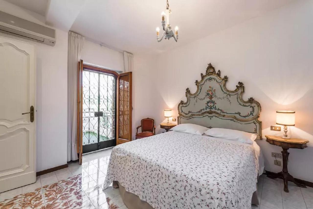 Villa Mary - Oroblu Trani Exterior photo